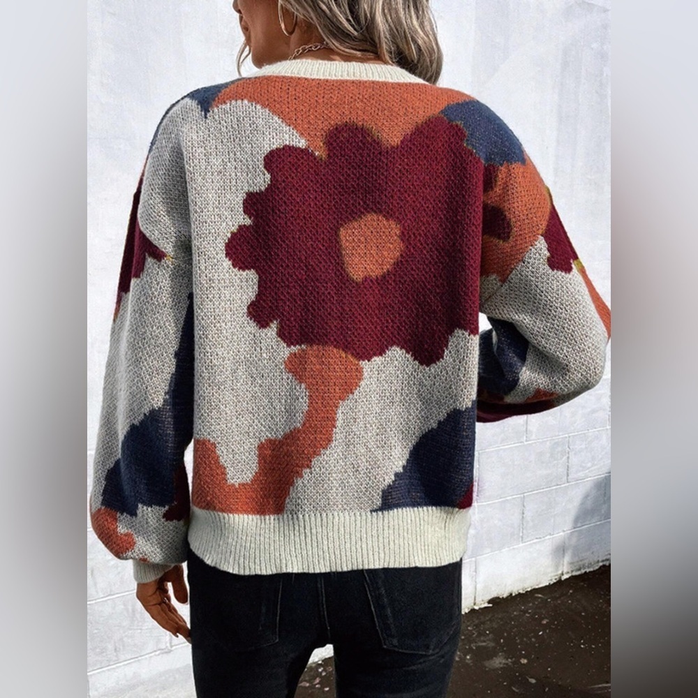 Floral Pattern Round Neck Sweater - Picture 2 of 16